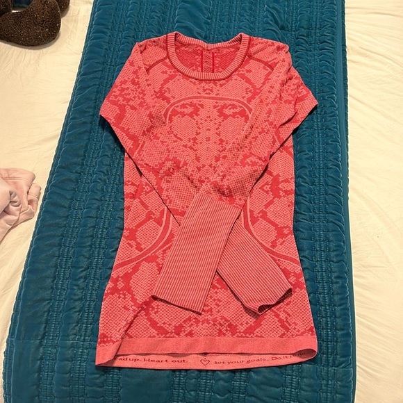 Lululemon swiftly long sleeve - Picture 1 of 4
